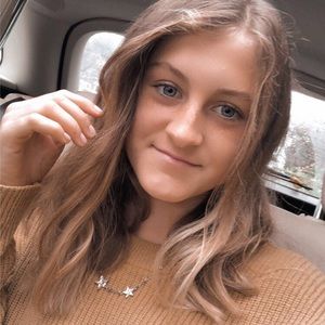 Meet your Posher, Ella